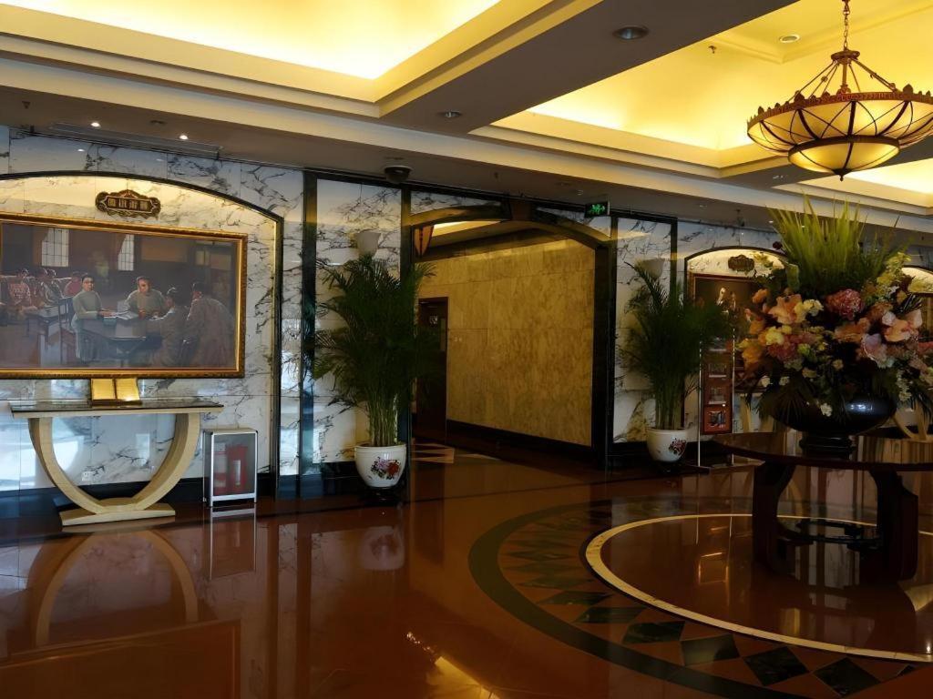 Dong Fang Hotel Pequim Exterior foto