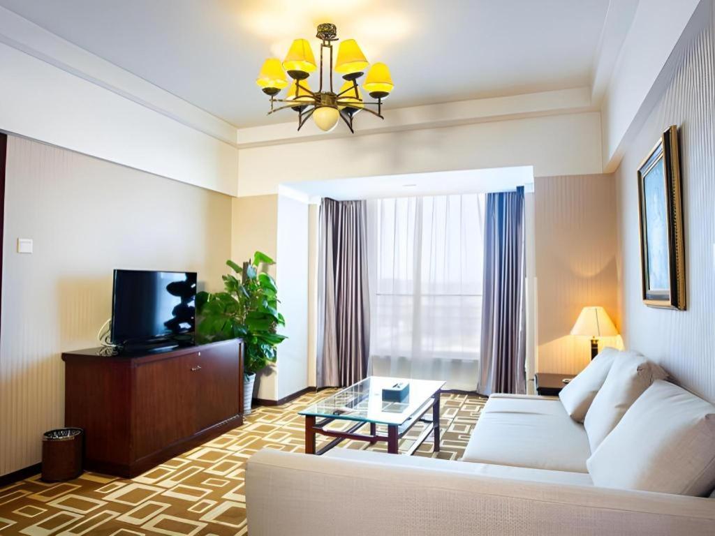 Dong Fang Hotel Pequim Exterior foto